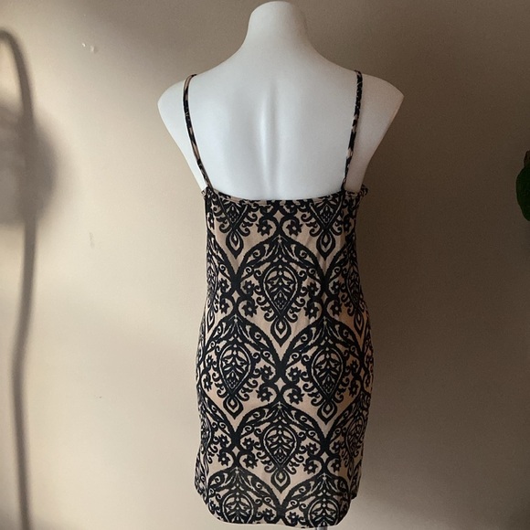 Christian Caliendo Tan Damask Mini Sleeveless Dress With Matching Cape Large - Picture 3 of 7